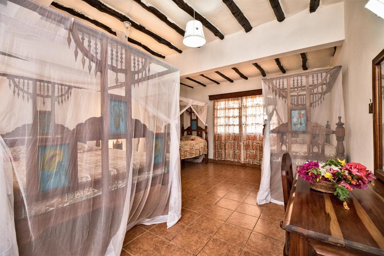 Jacaranda Beach Resort Watamu Exterior foto