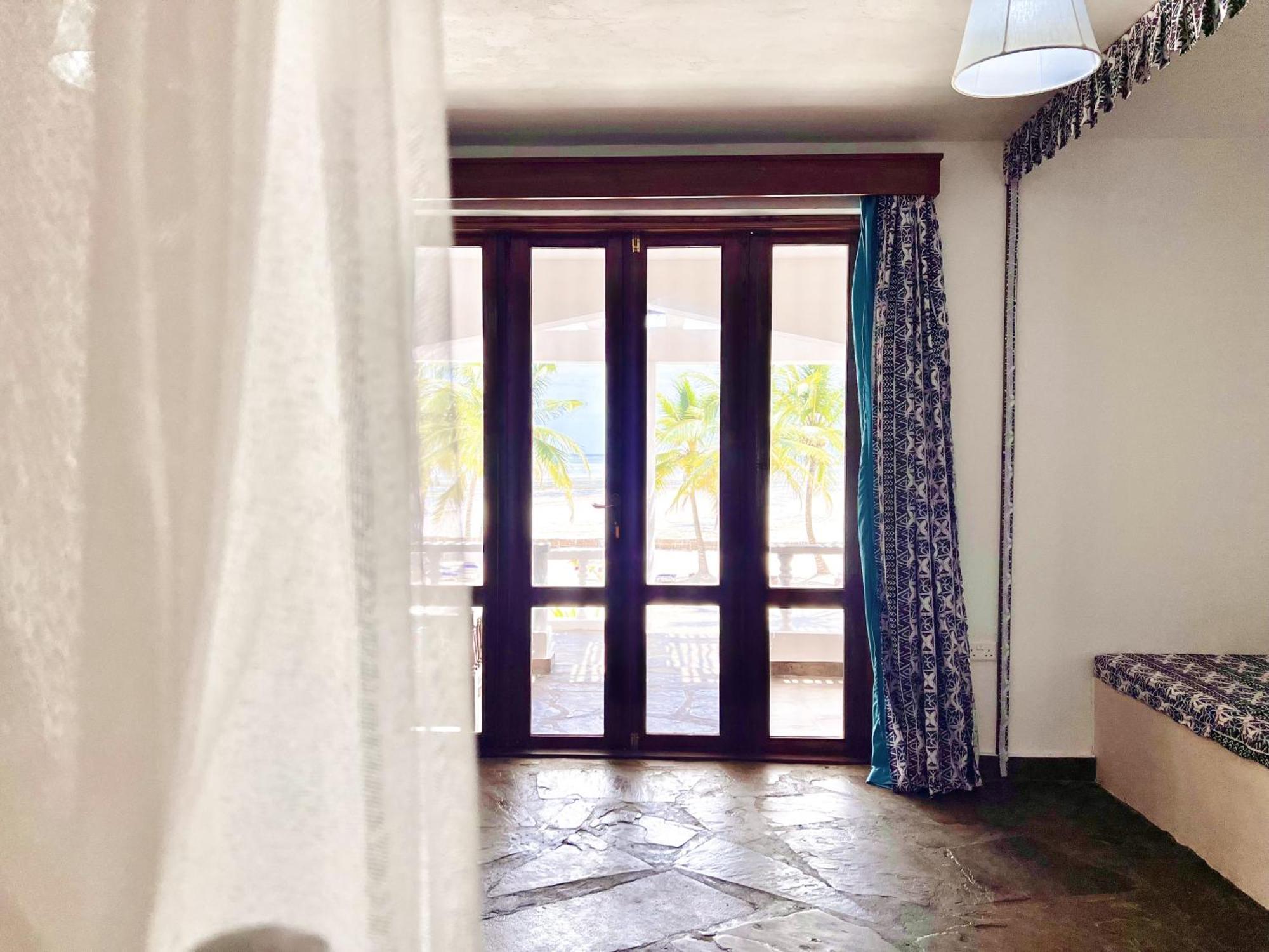 Jacaranda Beach Resort Watamu Exterior foto