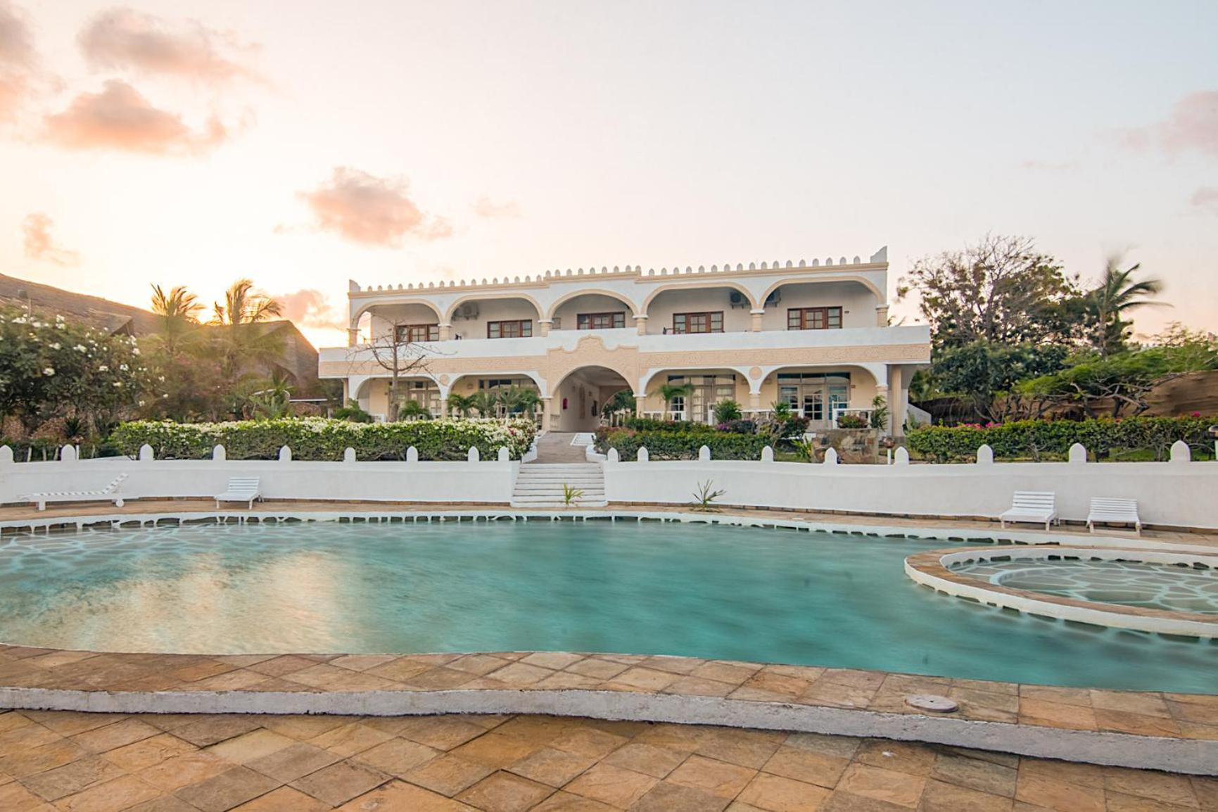 Jacaranda Beach Resort Watamu Exterior foto